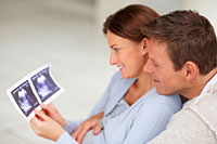 La Seguridad Social tramitó 298.732 procesos de maternidad y 245.867 de paternidad en 2012
