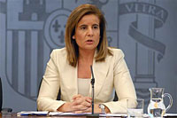 Báñez anuncia que el Gobierno trabajará con los agentes sociales para mejorar las prestaciones