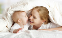 El II Plan de Apoyo a la Familia incluye aumentar la baja por maternidad