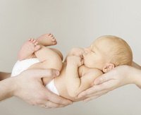 La Seguridad Social ha tramitado 278.389 procesos de maternidad y 238.806 de paternidad hasta diciembre 