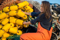 García Tejerina subraya el valor de la Asociación Nacional de Mujeres de la Pesca para dar voz y visibilidad a las trabajadoras de este sector 