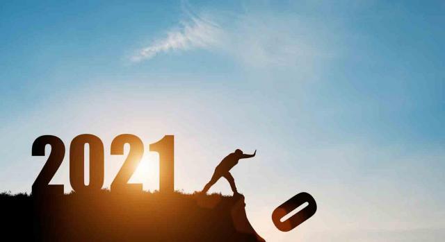 Jurisprudencia. Nuevo año 2021, un hombre empuja hacia el vacío el 0 del 2020