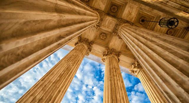 Selección de jurisprudencia (del 1 al 15 de marzo de 2026). Imagen de las columnas del Tribunal Supremo