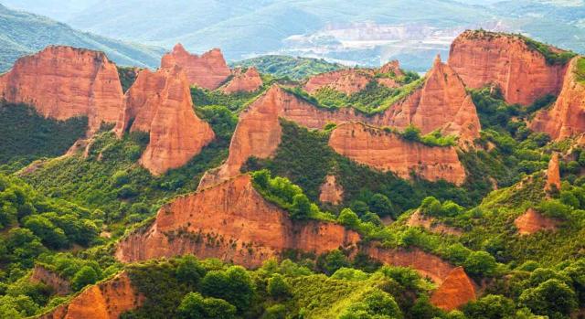 Normativa autonómica y convocatorias de ayudas. Fotografía de Las Médulas en la provincia de León, España