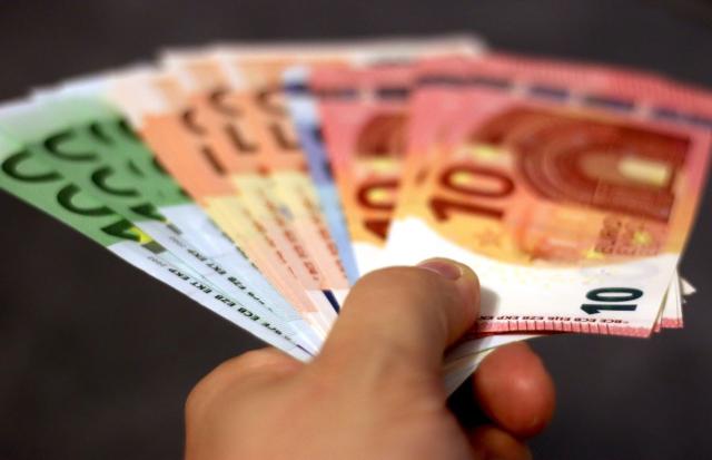 Alta dirección. Despido improcedente. Falta de preaviso. Indemnización