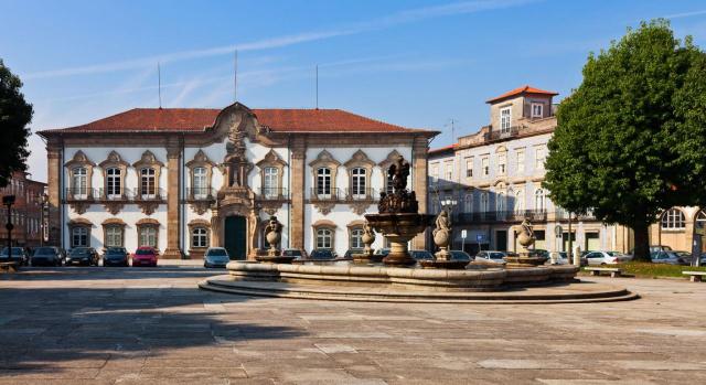 Plaza del ayuntamiento de Braga en Portugal