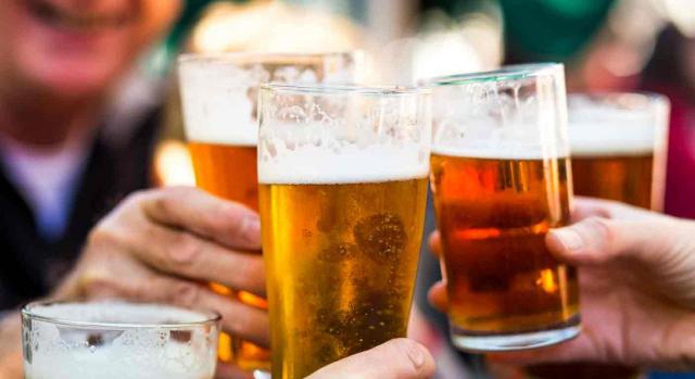 despido disciplinario; embriaguez; transgresión de la buena fe. Brindis con pintas de cerveza