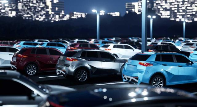 El Tribunal Supremo recuerda que la retribución específica por nocturnidad prevista en el artículo 36.2 del ET no se puede compensar mediante el cobro de otros pluses. Imagen de una fabrica de coches nuevos