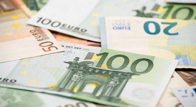 Concurso de acreedores; contratas; créditos concursales. Imagen de billetes de euros