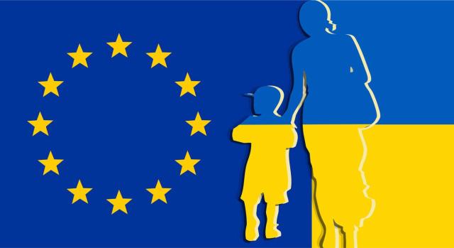 Recomendación del Consejo de 16-09-2025. Silueta de madre con su hijo refugiados sobre banderas de la Unión Europea y Ucraniana