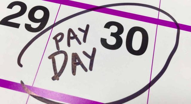 Imagen de una hoja de calendario con el día 30 marcado como día de pago