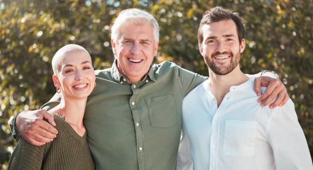 Al existir discriminación por razón de sexo. Imagen de retrato de dos generaciones