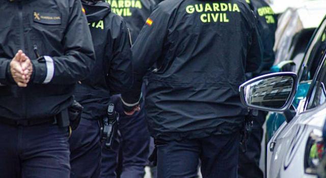 Incapacidad temporal en la Guardia Civil: el Real Decreto 67/2026. Imagen de unos guardias civiles en la calle