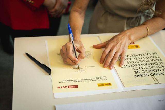 Protocolo de acompañamiento para las personas trans en el ámbito de la empresa Protocolo de acompañamiento para las personas trans en el ámbito de la empresa