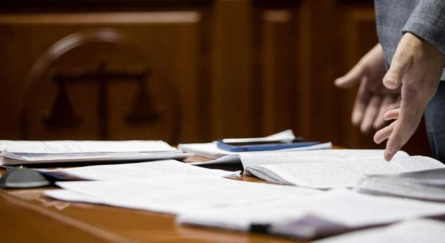 Selección de jurisprudencia (del 1 al 15 de febrero de 2026). Imagen de la sala de un juicio